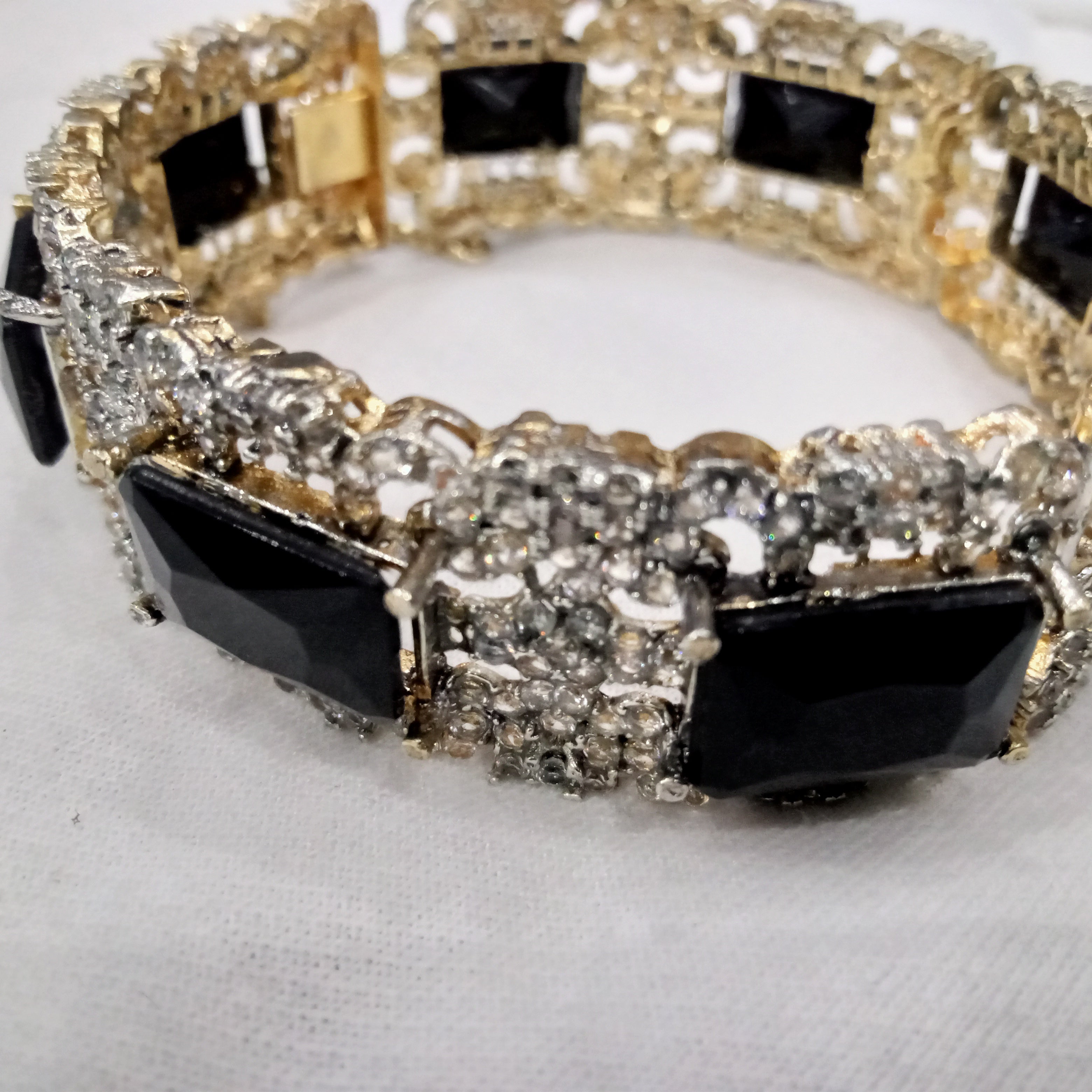 Regal Black & Gold Filigree Openable Kada Set