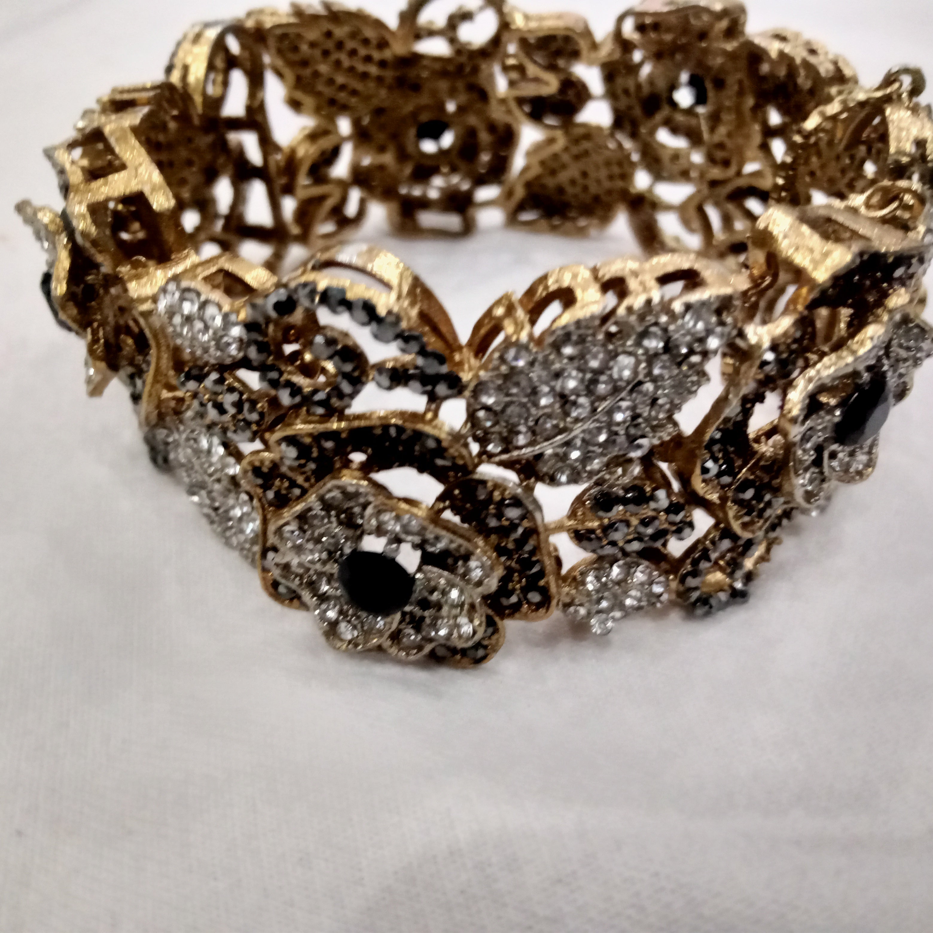 Vintage Floral Filigree Cuff Bracelet – Black & White Crystal Inlay