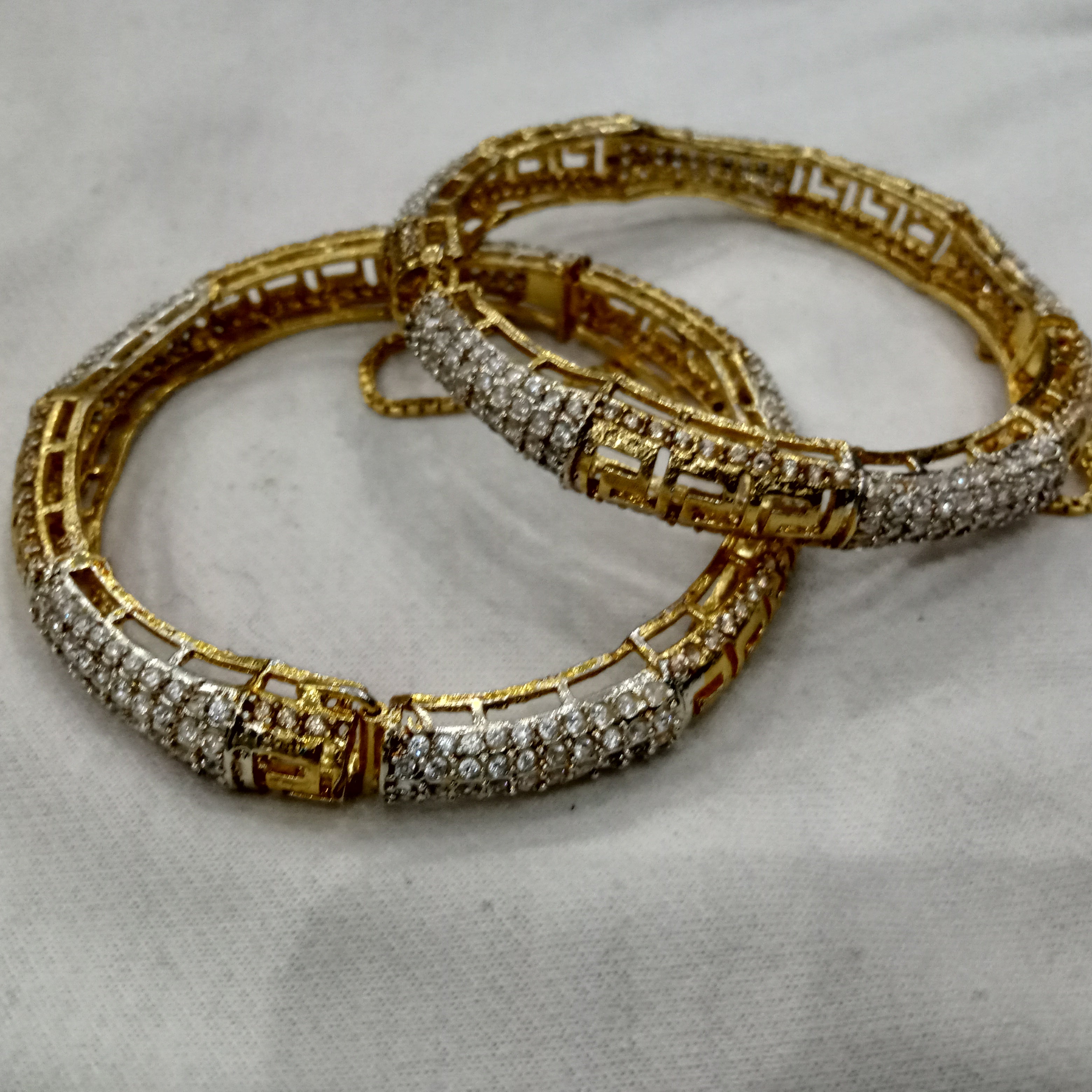 Handcrafted Geometric Cut-Out Kada Pair with Shimmering Crystal Accents