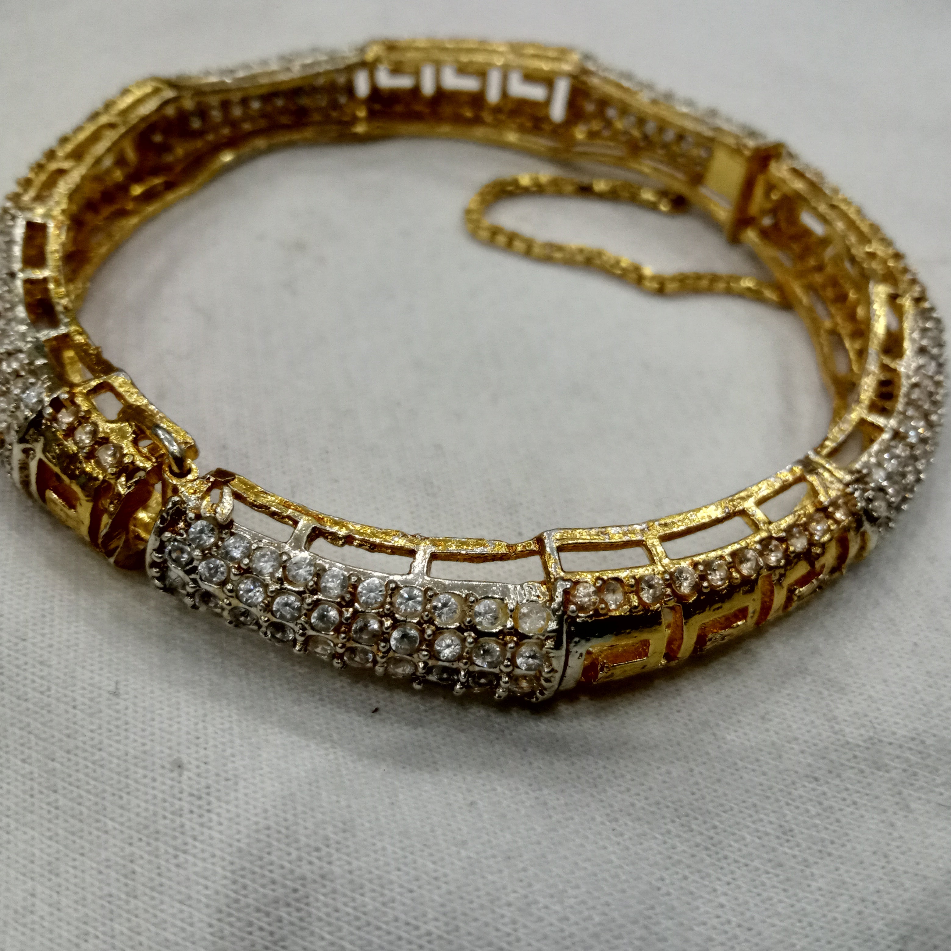 Handcrafted Geometric Cut-Out Kada Pair with Shimmering Crystal Accents