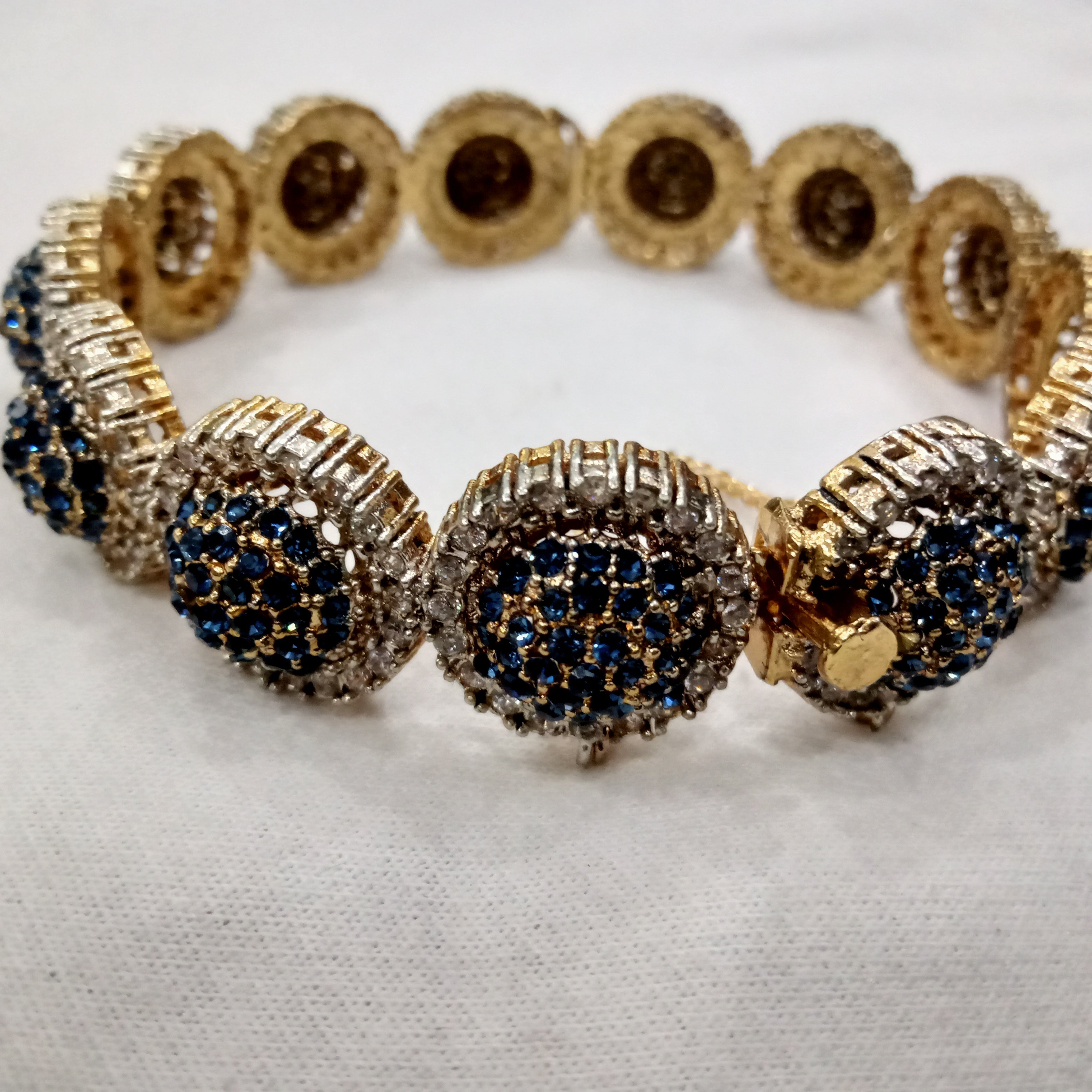 Vintage-Inspired Gold Filigree & Black Pavé Crystal Link Bangles – Set of 2 Antique Gold Statement Bracelets