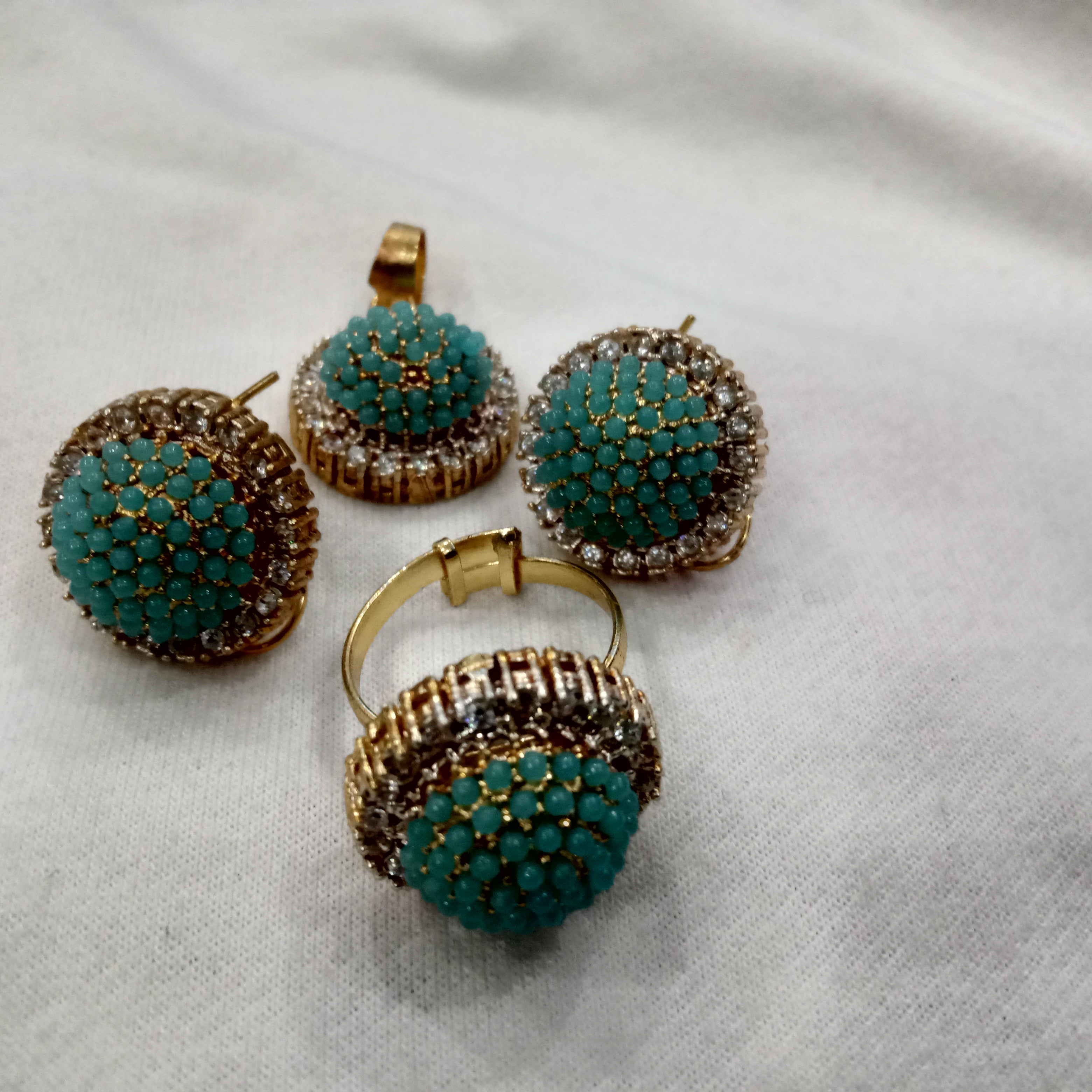 Elegant Turquoise Beaded Halo Jewelry Set – 14K Gold Plated Ring, Earrings & Pendant