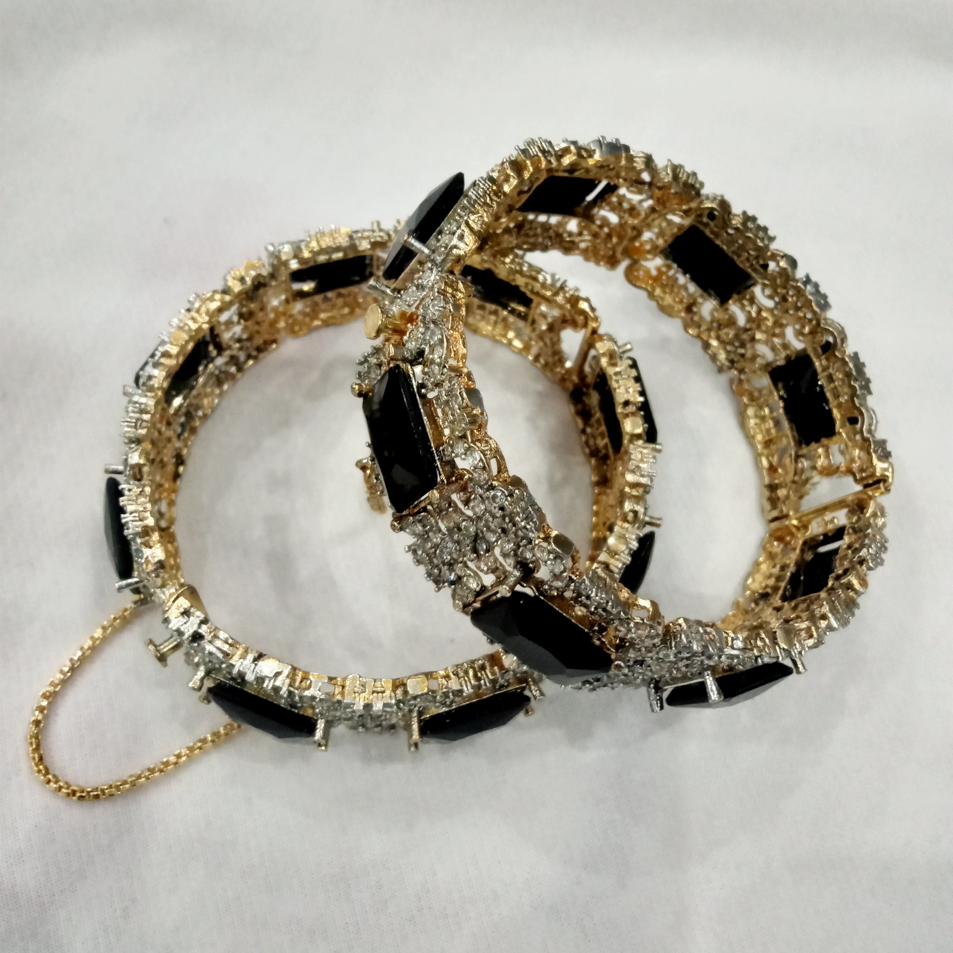 Regal Black & Gold Filigree Openable Kada Set