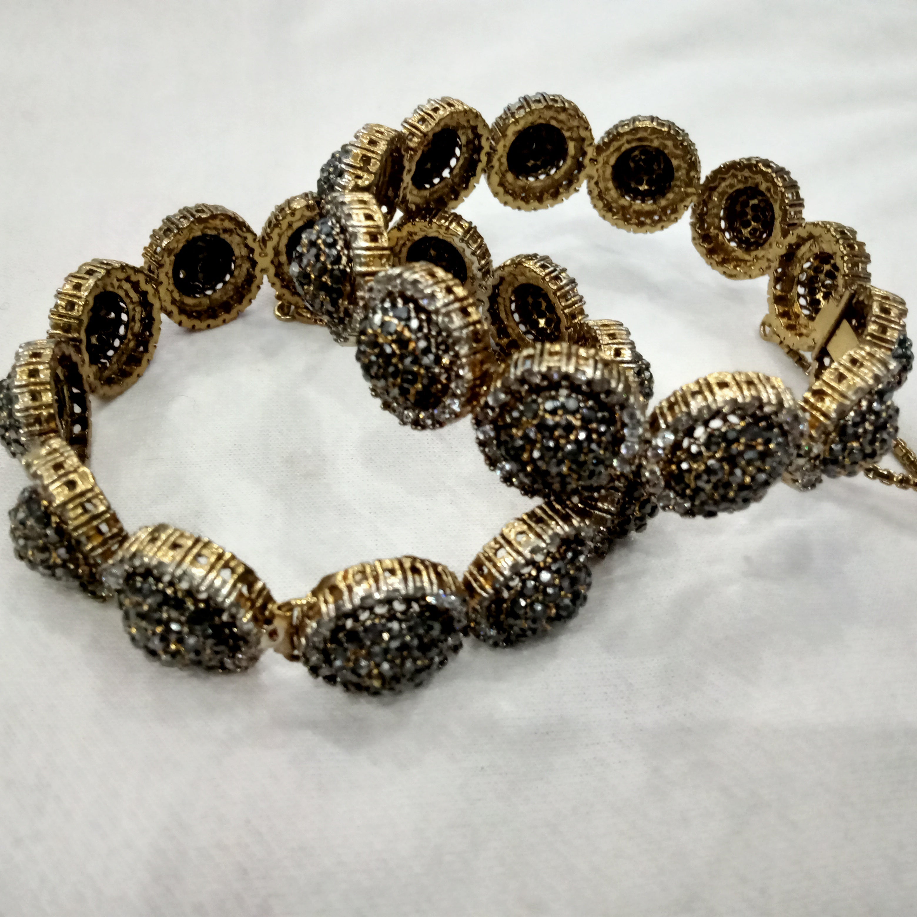 Vintage-Inspired Gold Filigree & Black Pavé Crystal Link Bangles – Set of 2 Antique Gold Statement Bracelets
