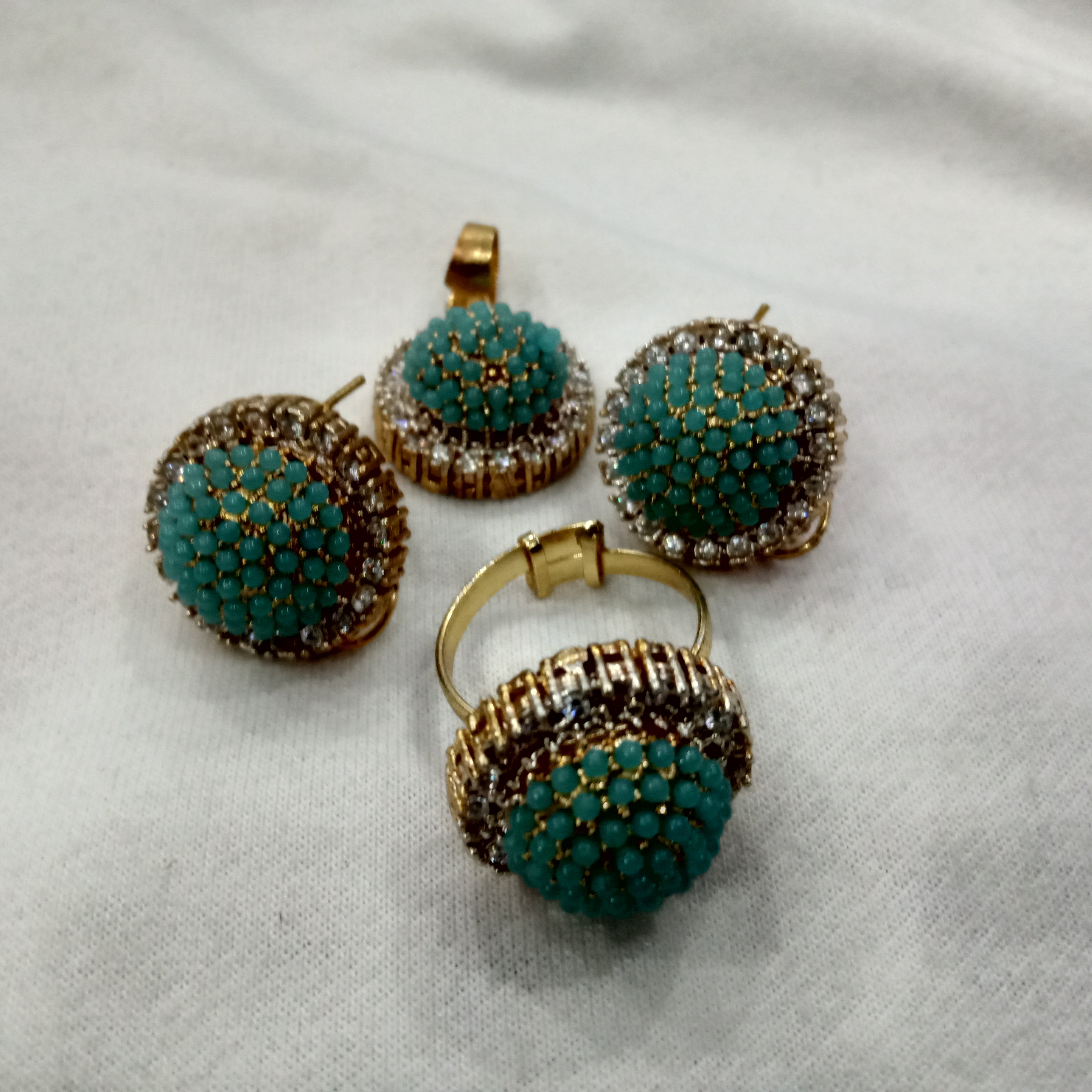 Elegant Turquoise Beaded Halo Jewelry Set – 14K Gold Plated Ring, Earrings & Pendant