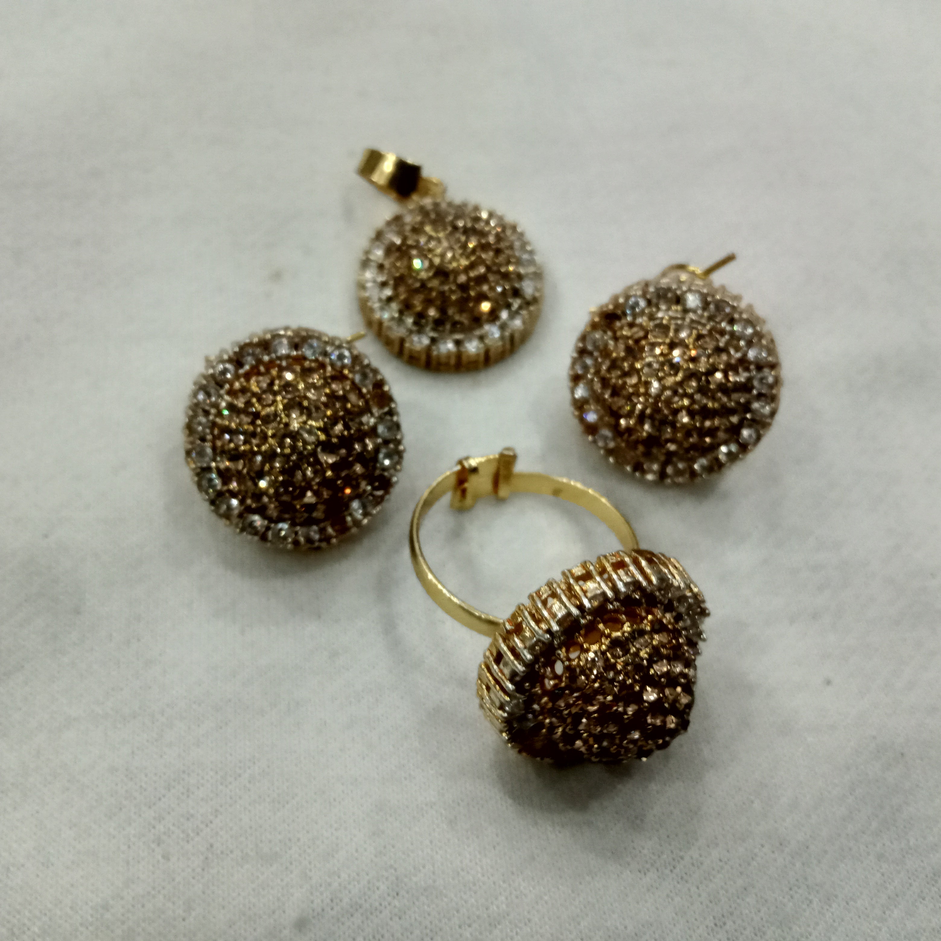 Royal Pavé Crystal Jewelry Set – Gold-Plated Pendant, Ring & Earrings (4-Piece Set)